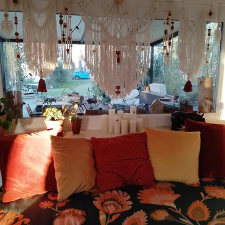 La Maison De La Terre Brulee