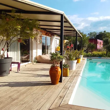 La Maison De La Terre Brulee